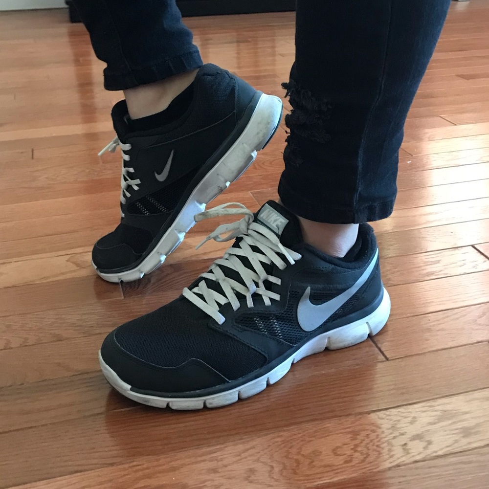 Black and white Nike shoes! 🤩